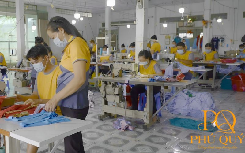 xưởng may đồng phục phú quý